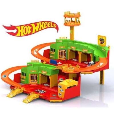 ХОТ ВИЛС Парковка с вертолетной площадкой 45х27,5х15,5 см. от интернет-магазина Континент игрушек