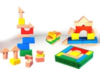 Конструктор деревянный цветной 20 деталей, в картонной упаковке в термопленке от интернет-магазина Континент игрушек